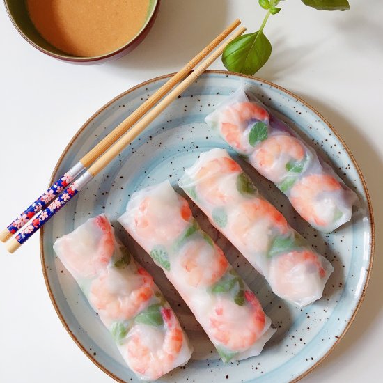 Easy Vietnamese Shrimp Spring Rolls