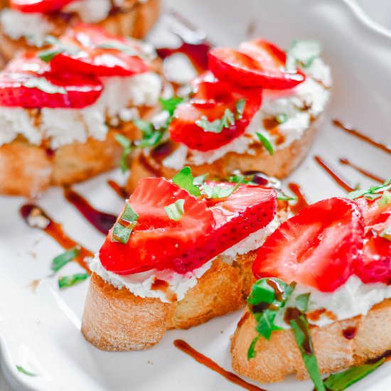 Balsamic Strawberry Bruschetta