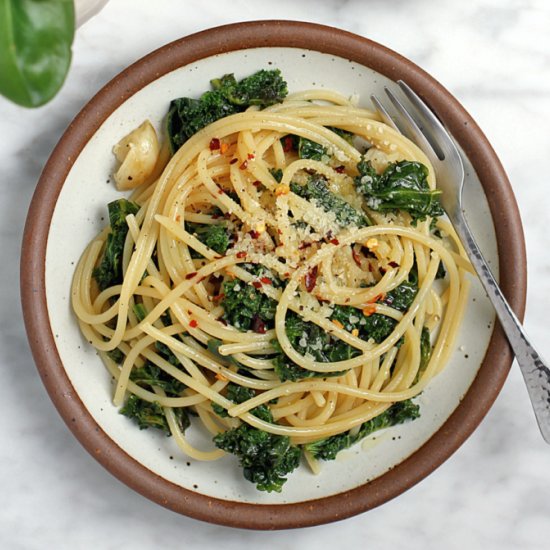 Spaghetti Aglio e Olio with Kale