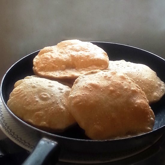 Poori – Puffed Indian Bread