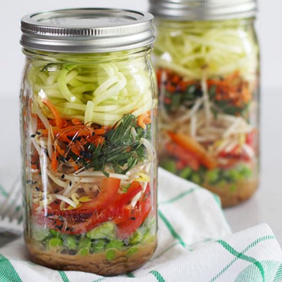 Raw Pad Thai Mason Jar Salad