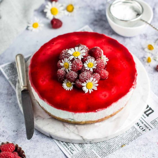 NO-BAKE YOGURT RASPBERRY CAKE