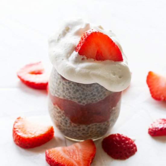 Strawberry Rhubarb Chia Pudding