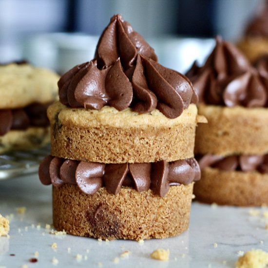 Mini Cookie Layer Cakes