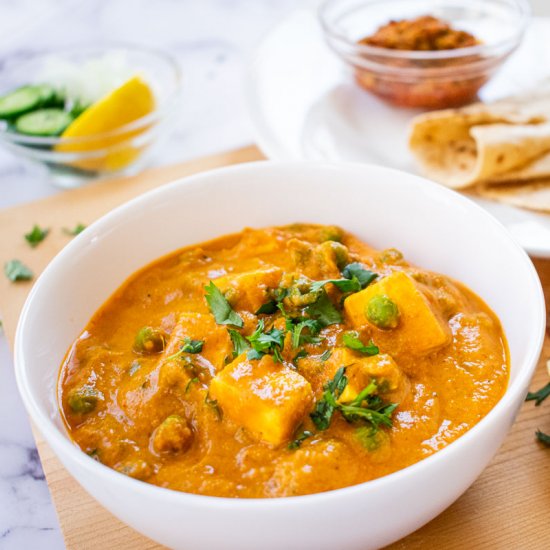 Creamy matar paneer/tofu curry