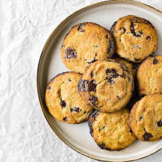 Keto chocolate chip cookies