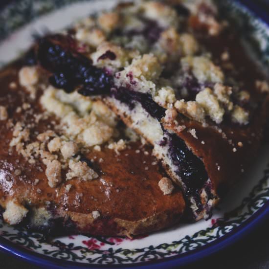 Blueberry buns with mascarpone