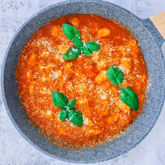 Gnocchi in Roasted Pepper & Tomato