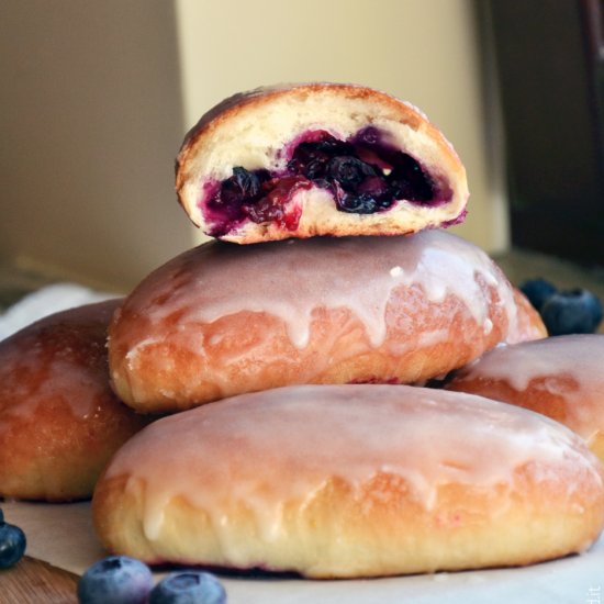 Polish buns filled with blueberries