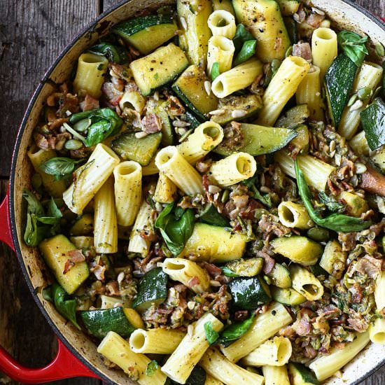 Zucchini and bacon pasta with basil