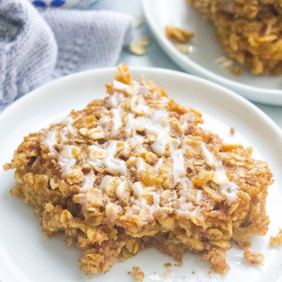 Cinnamon Roll Oatmeal Bake