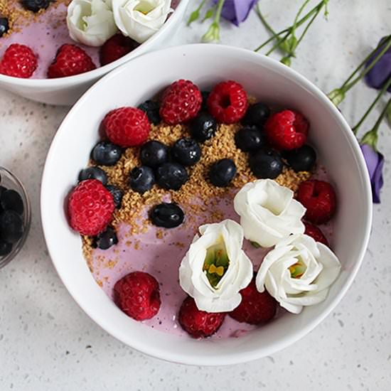 5-MIN BERRY MIX SUPER SMOOTHIE BOWL