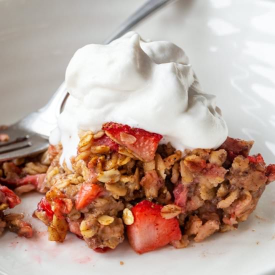 Strawberry Rhubarb Baked Oatmeal