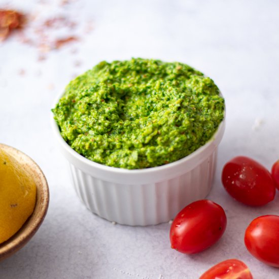 spicy summer arugula pesto