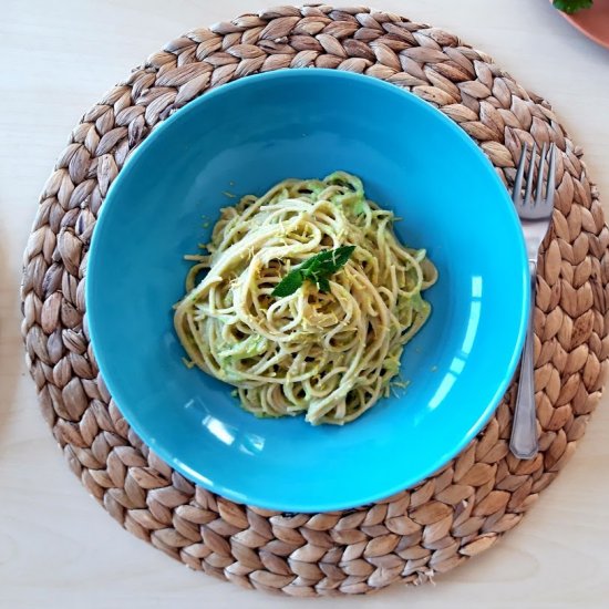 BROAD BEANS PESTO