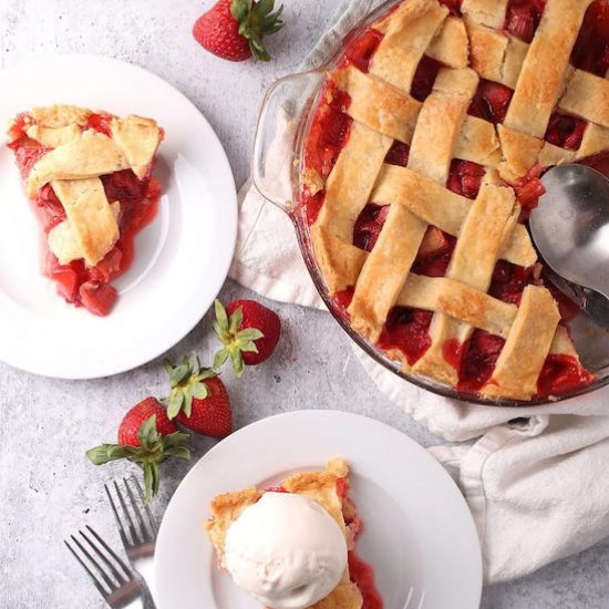 Vegan Strawberry Rhubarb Pie