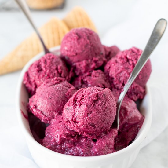 No-Churn Fresh Cherry Ice Cream