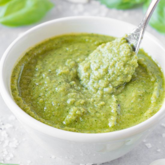 Keto pesto with walnuts