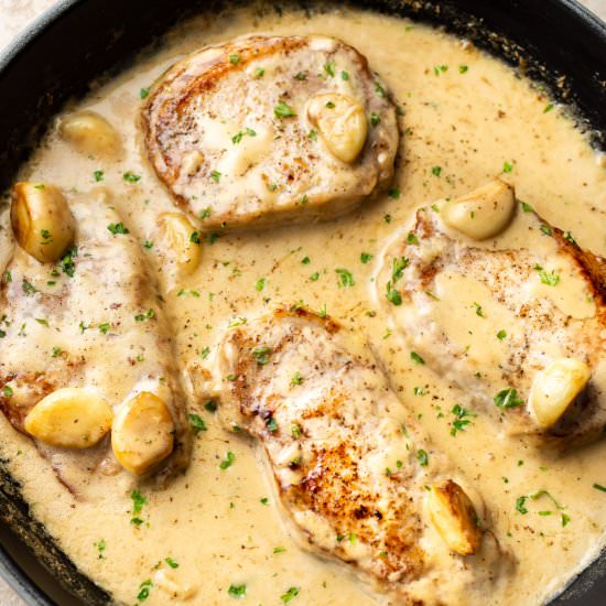 creamy garlic pork chops