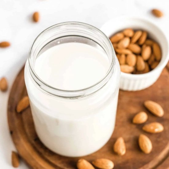 How to Make Almond Milk (DF, Vegan)