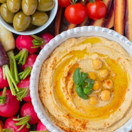 Creamy Roasted Garlic Hummus