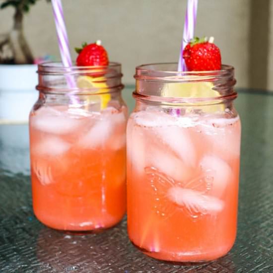 Strawberry Detox Lemonade