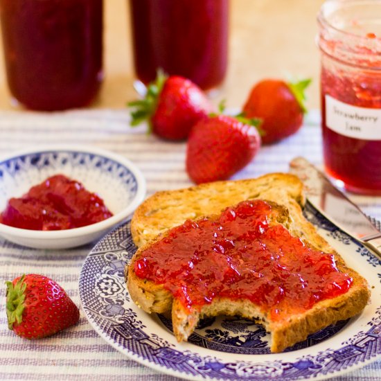 Fresh Strawberry Jam with Pectin