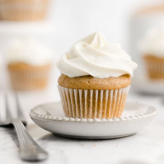 Healthy Mini Snickerdoodle Cupcakes