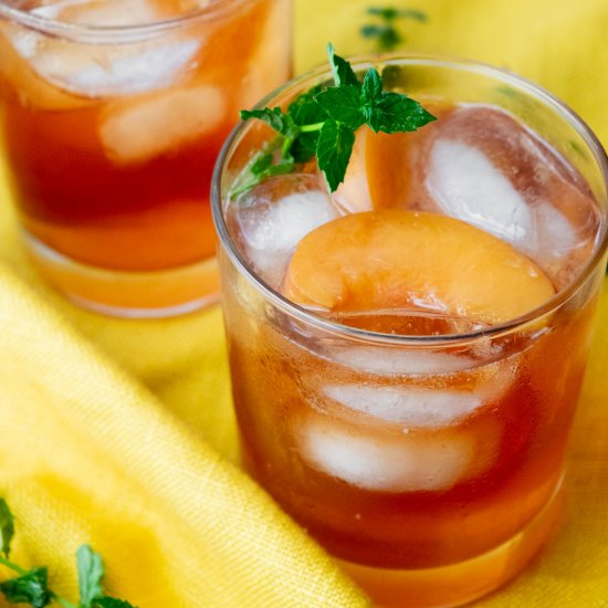 Fresh Peach Vodka Tea Cooler