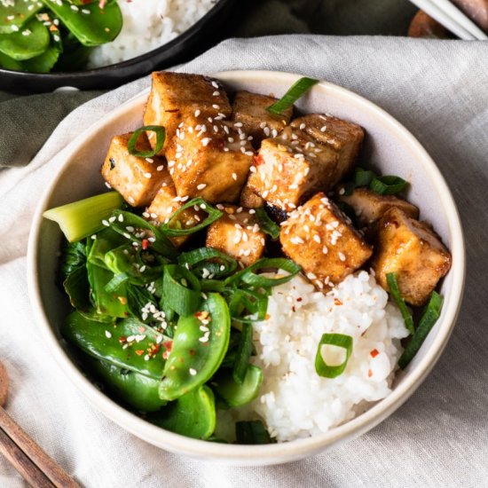 Crispy glazed tofu, greens and rice