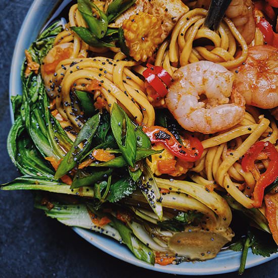 15 minute BANGING Lo Mein noodles