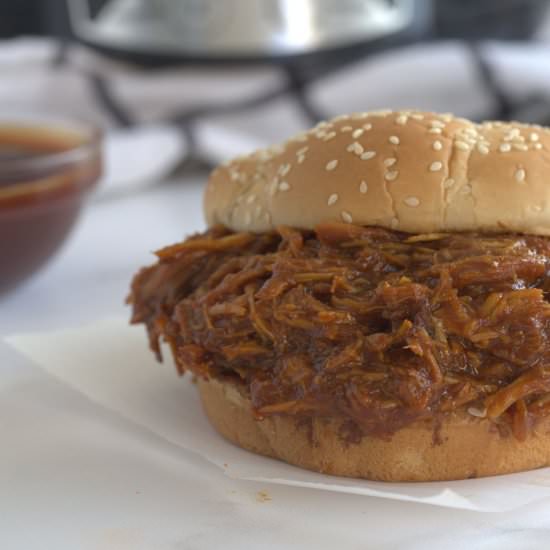 Slow Cooker BBQ Pulled Chicken