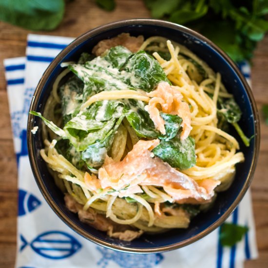 Creamy salmon pasta