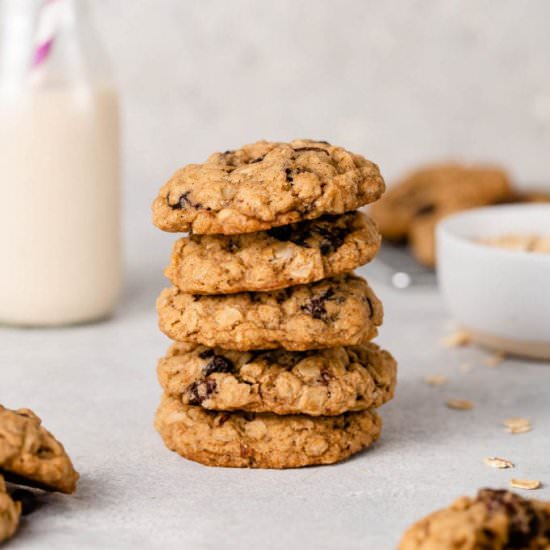 Vegan Oatmeal Raisin Cookies