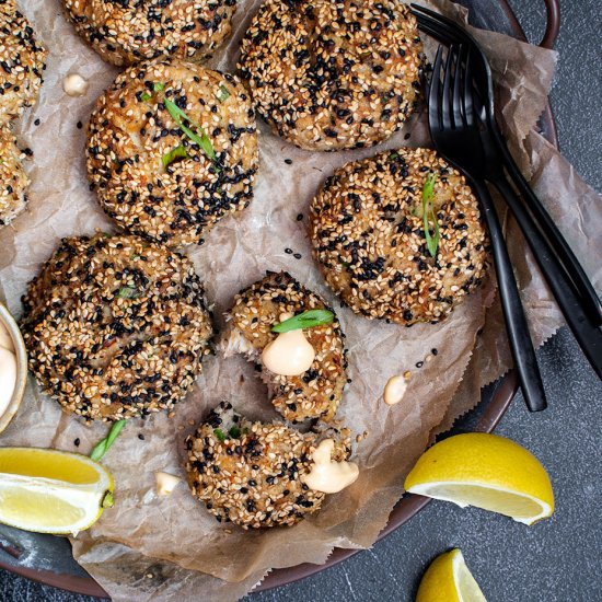 Sesame crusted crabcakes