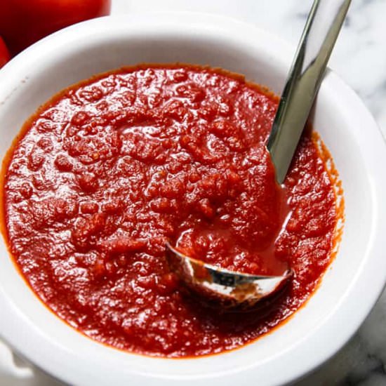 5-Ingredient Homemade Pizza Sauce