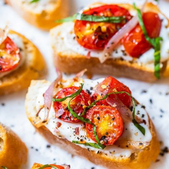 Toast with Roasted Tomatoes