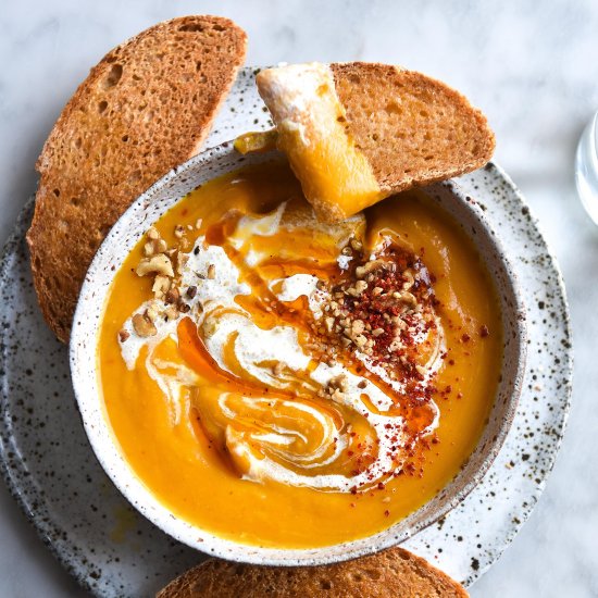 Vegan, FODMAP friendly pumpkin soup