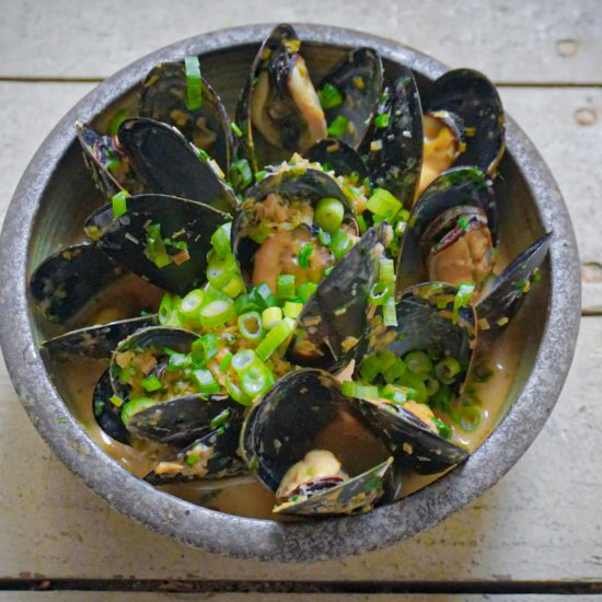 Lemongrass Curry Mussels