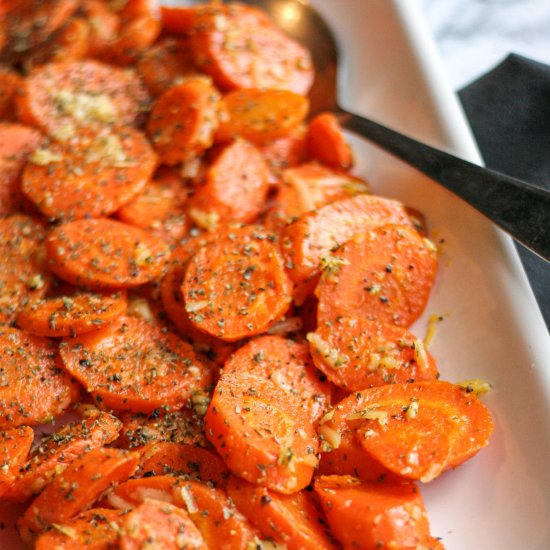 Easy Roasted Garlic Carrots