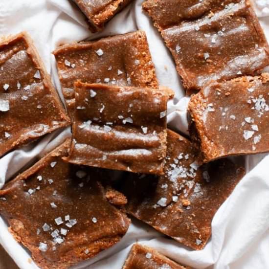 Healthy Salted Caramel Blondies