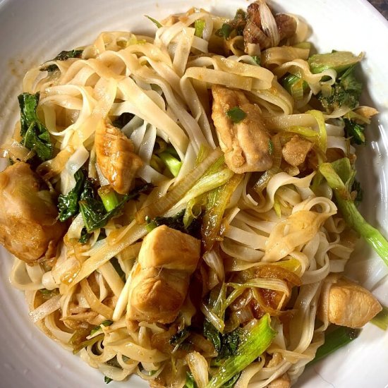 DELICIOUS THAI PAD KEE MAO