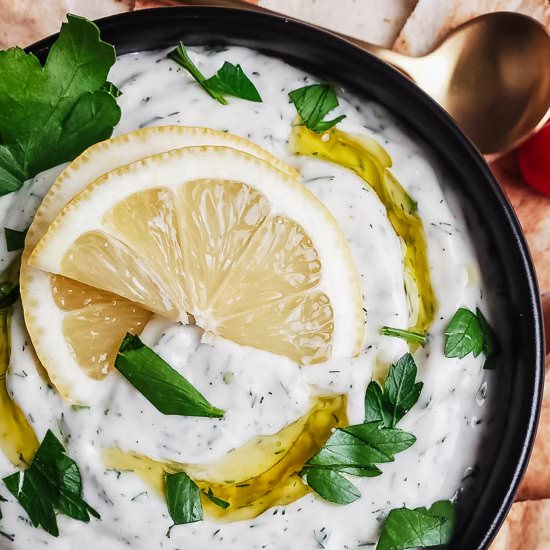 6-Ingredient Vegan Tzatziki Sauce