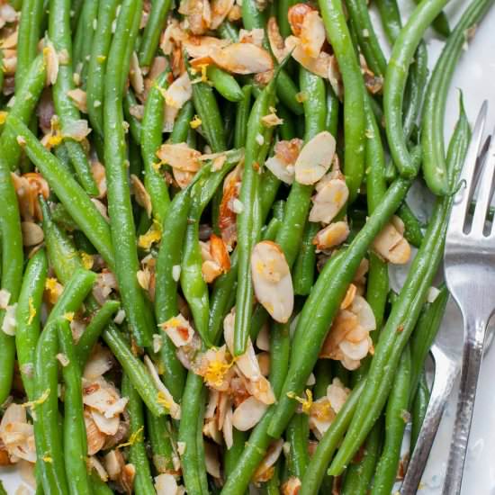 Green beans almondine