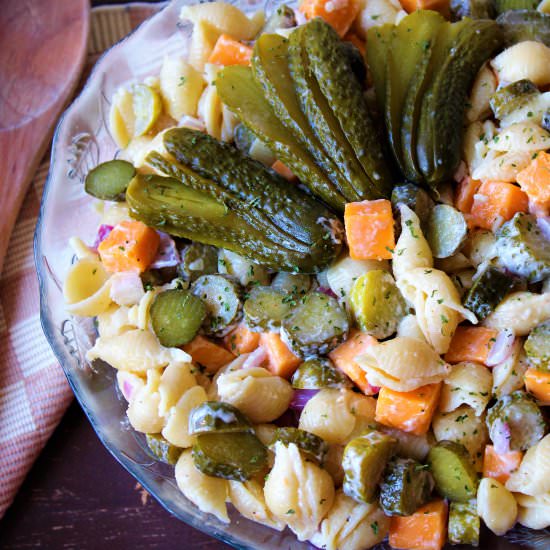 Creamy Dill Pickle Pasta Salad