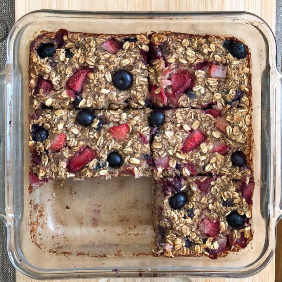 Berry Oatmeal Bake