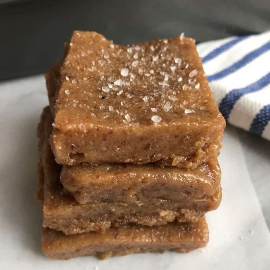 Maple Tahini Freezer Fudge