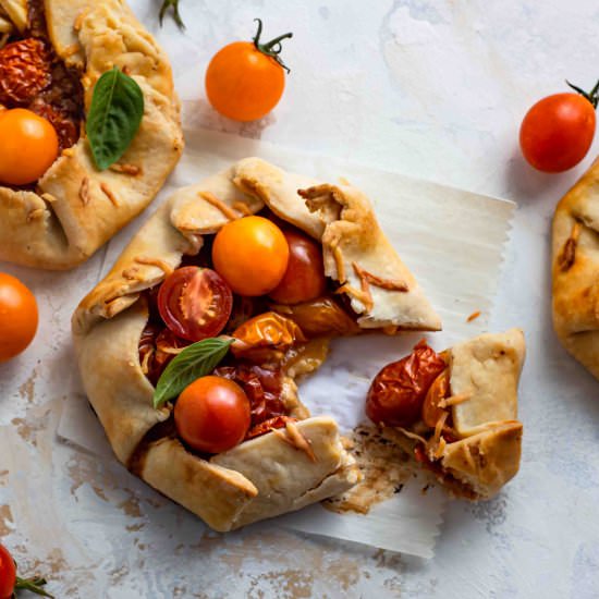 Cherry Tomato Pesto Galette