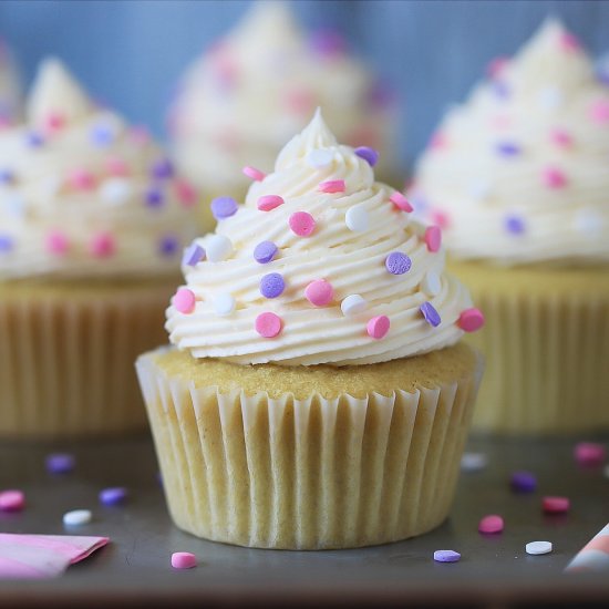 Gluten Free Vanilla Cupcakes ( df )