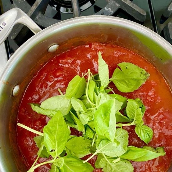 Homemade Marinara with Fresh Basil